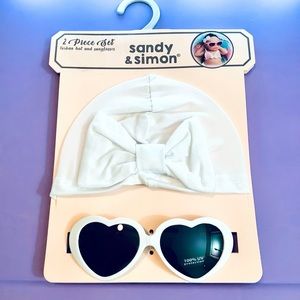 🌸5/$20 NEW Sandy & Simon Sunglasses & Sock Set🌸